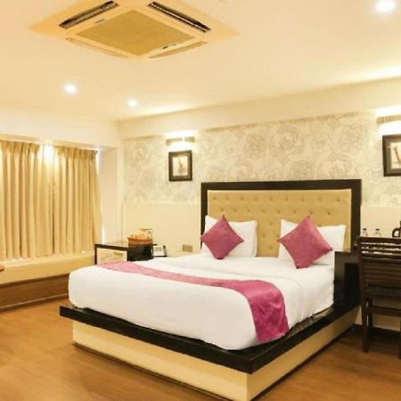 Airport Hotel Classic Park New Delhi Exterior photo