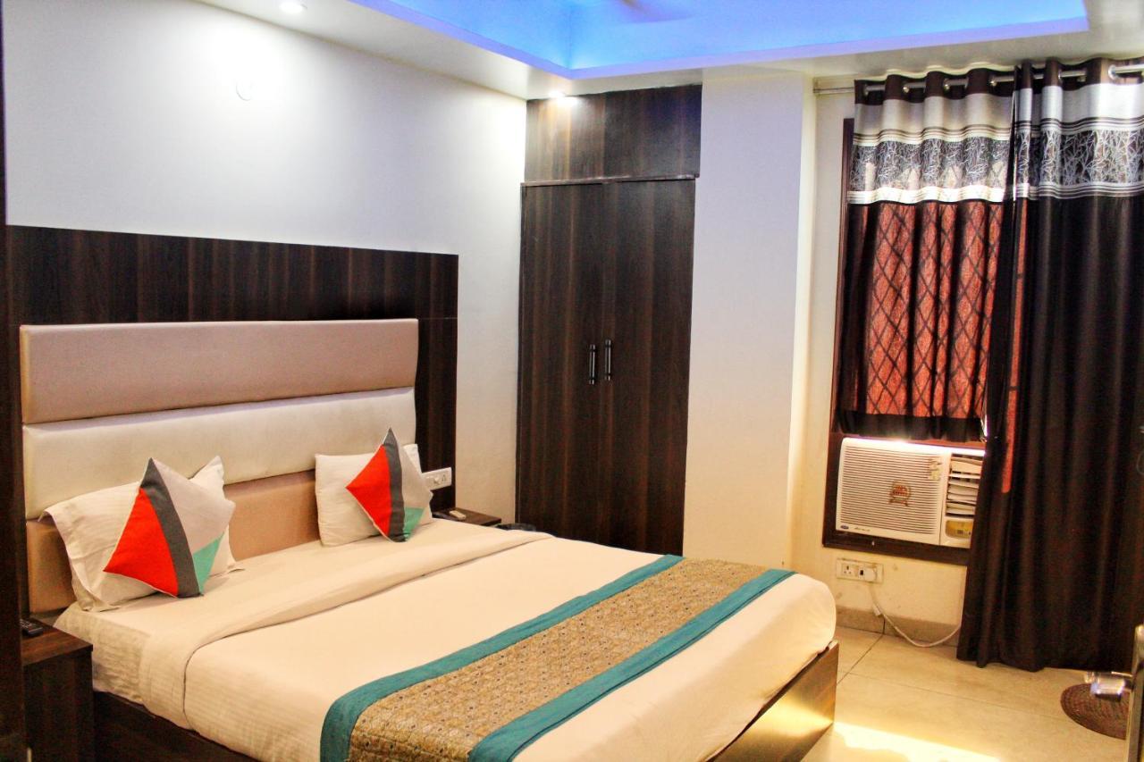 Airport Hotel Classic Park New Delhi Exterior photo