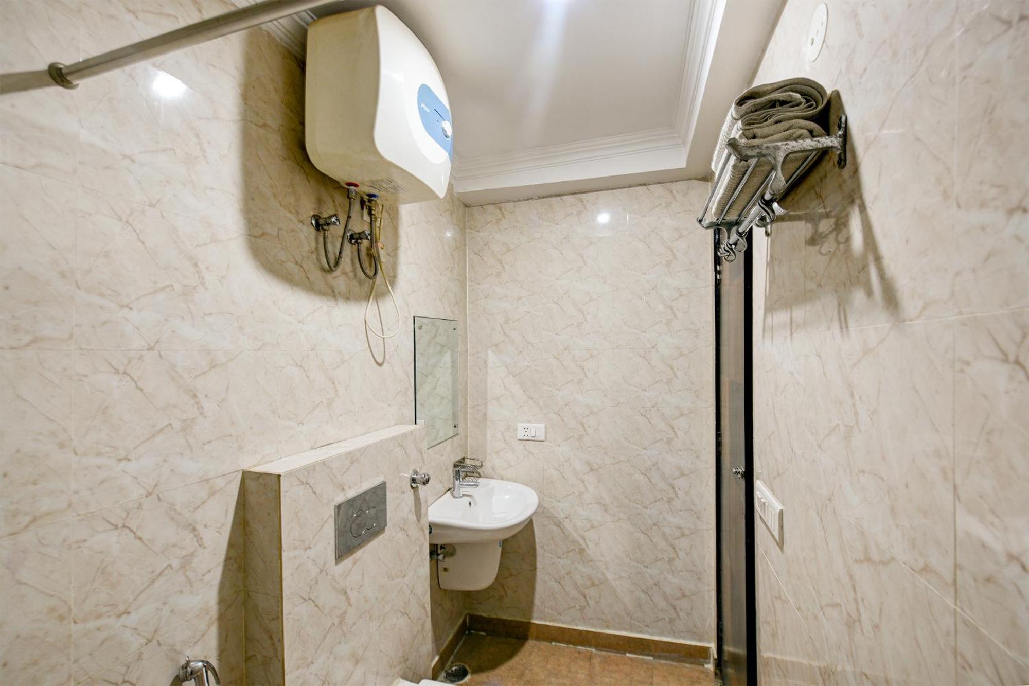Airport Hotel Classic Park New Delhi Exterior photo