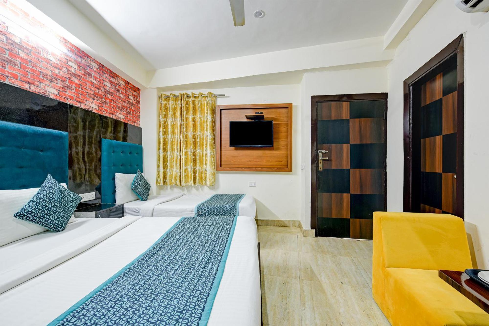 Airport Hotel Classic Park New Delhi Exterior photo